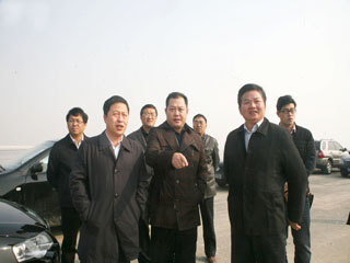 王斌在滨海港经济区调研