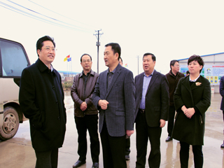 县委书记李逸浩,县领导刘永轩,周岚,王成松陪同.
