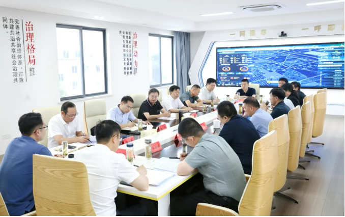 吴启标调研综治中心规范化建设和信访稳定工作